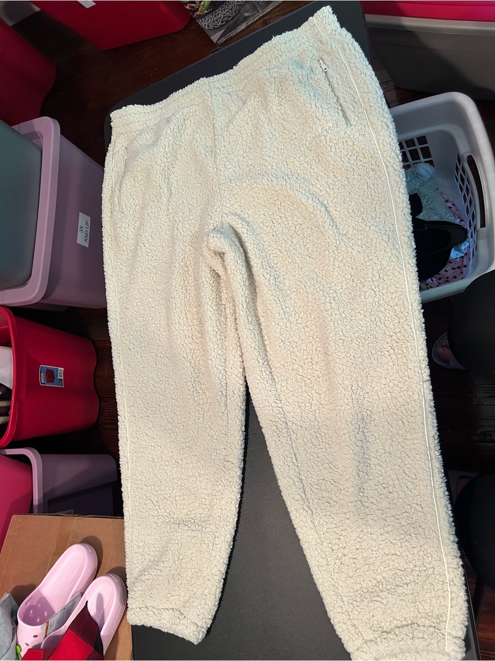 Skims Teddy sweatpants . Size: 2x nwt